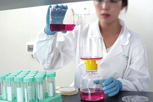 洁特生物研发人员工作实验场景。受访单位供图