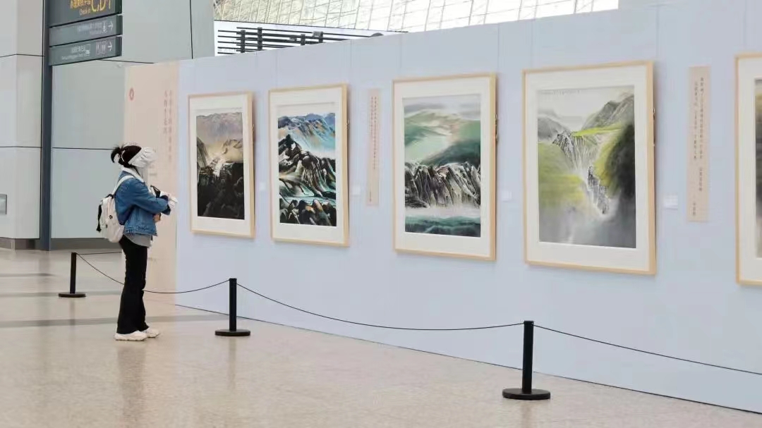 来白云机场看画展!许钦松精品山水画跨年展持续至明年1月31日