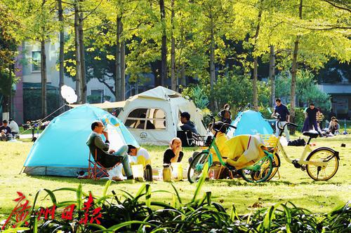 广州天气|冬日暖阳,市民外出享受周末时光