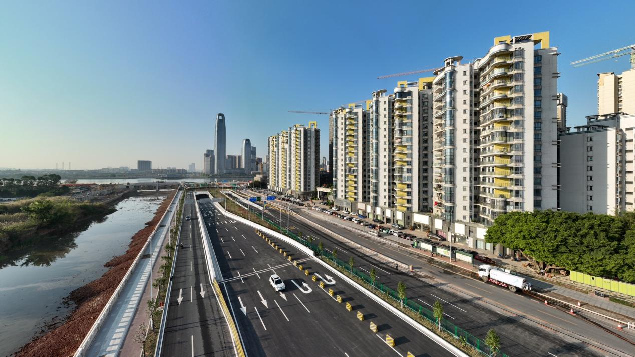 车陂南隧道通车后首日实景图2.png