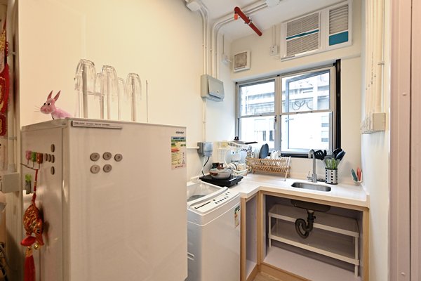 簡約公屋設有煮食地方。