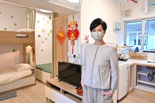 何永賢指簡約公屋可謂劏房居民的救生艇,有其社會價值。