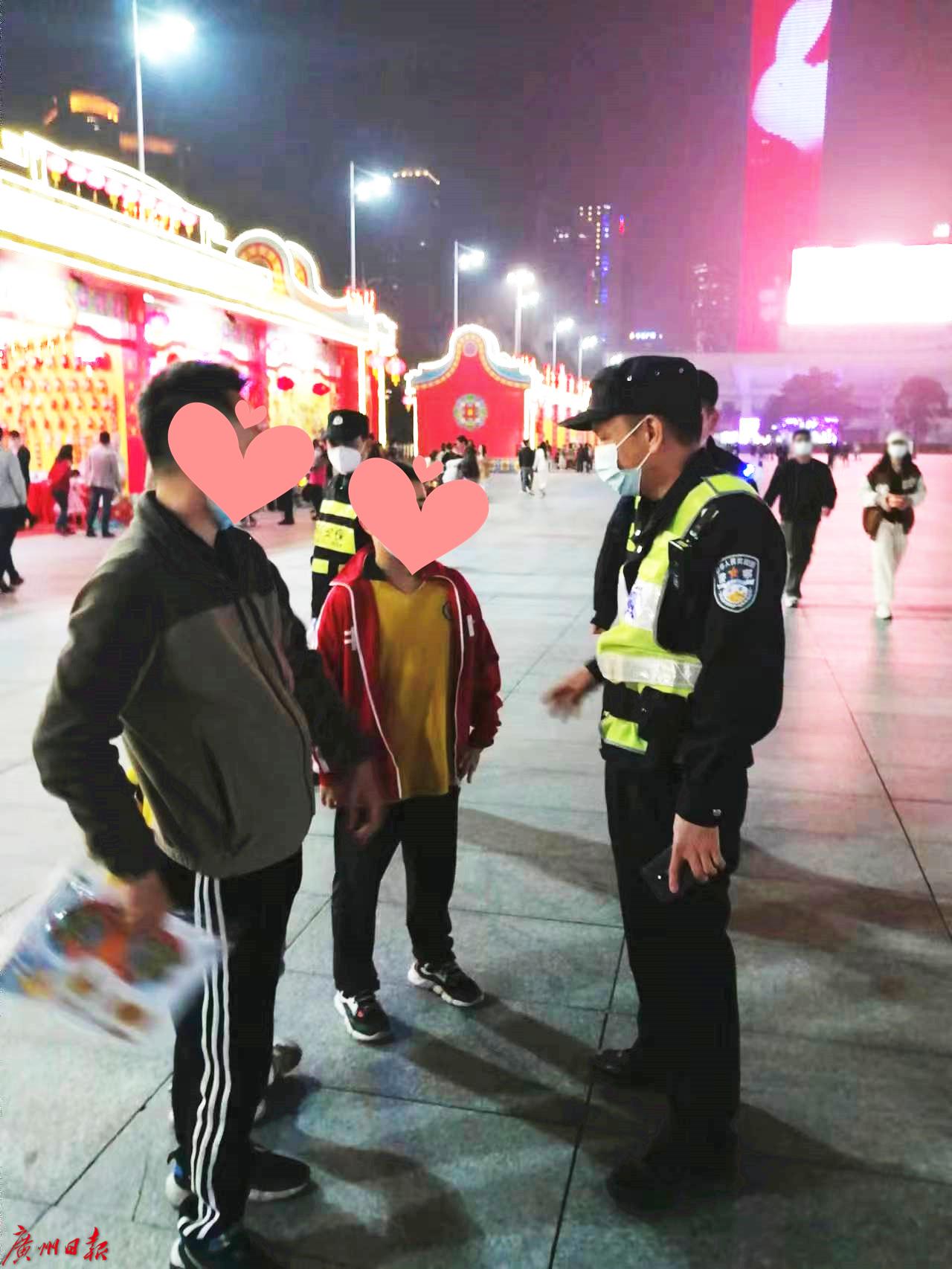 粗心家长逛街把娃逛丢了!警方提醒:孩子要在家长视线范围内