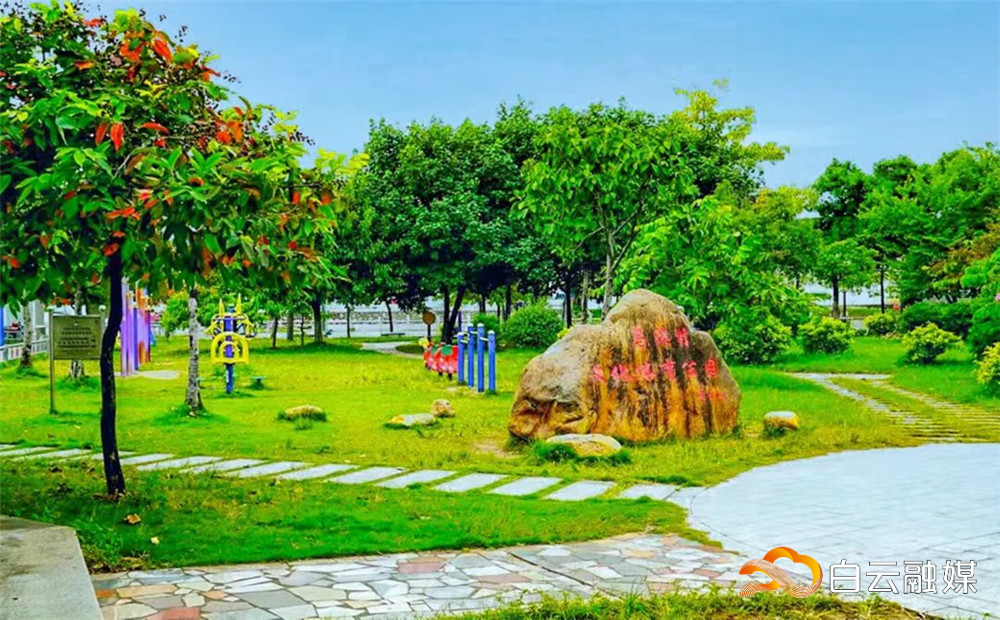 全镇共打造“四小园”662个 全镇共打造“四小园”662个