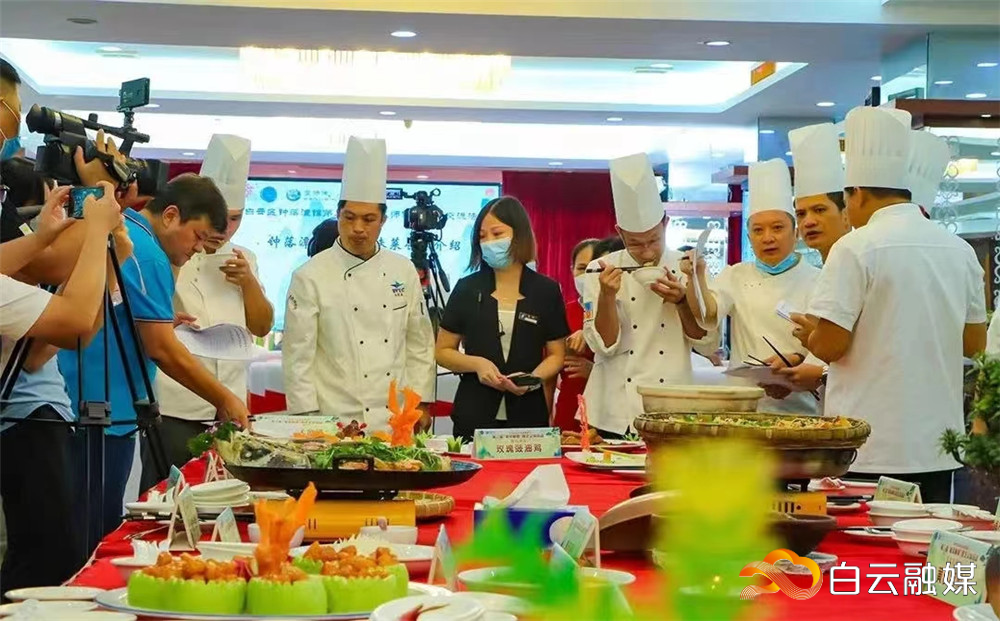 打造一批食材生产基地及白云区粤菜师傅名村、粤菜师傅名店,研发40多种特色菜 打造一批食材生产基地及白云区粤菜师傅名村、粤菜师傅名店,研发40多种特色菜