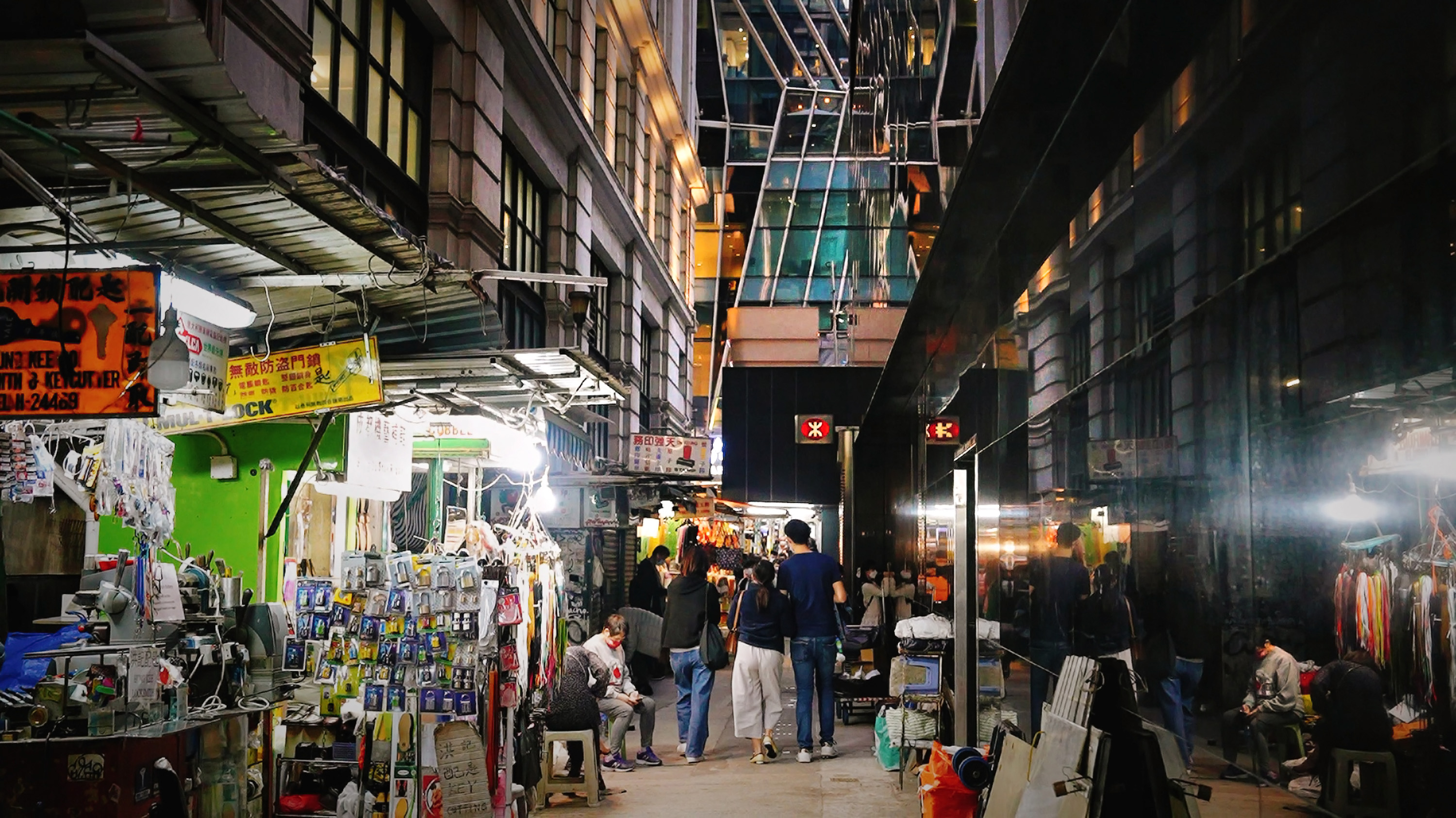 MWN20230302A06香港中环“戏院里”手工匠人街