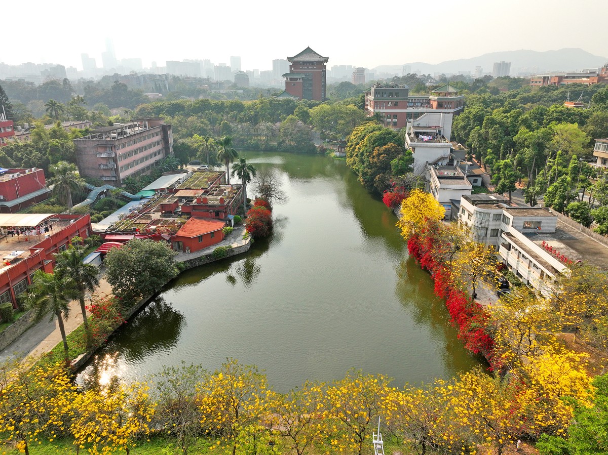 4 春花烂漫，芳菲满园。（摄影：唐谭敏）a.jpg