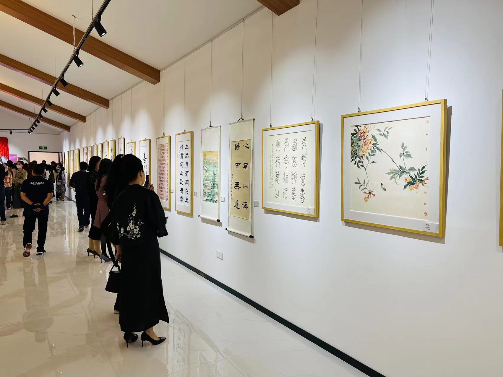 英雄花开英雄城！“芳华白云·奋进”书画作品展白云区开幕