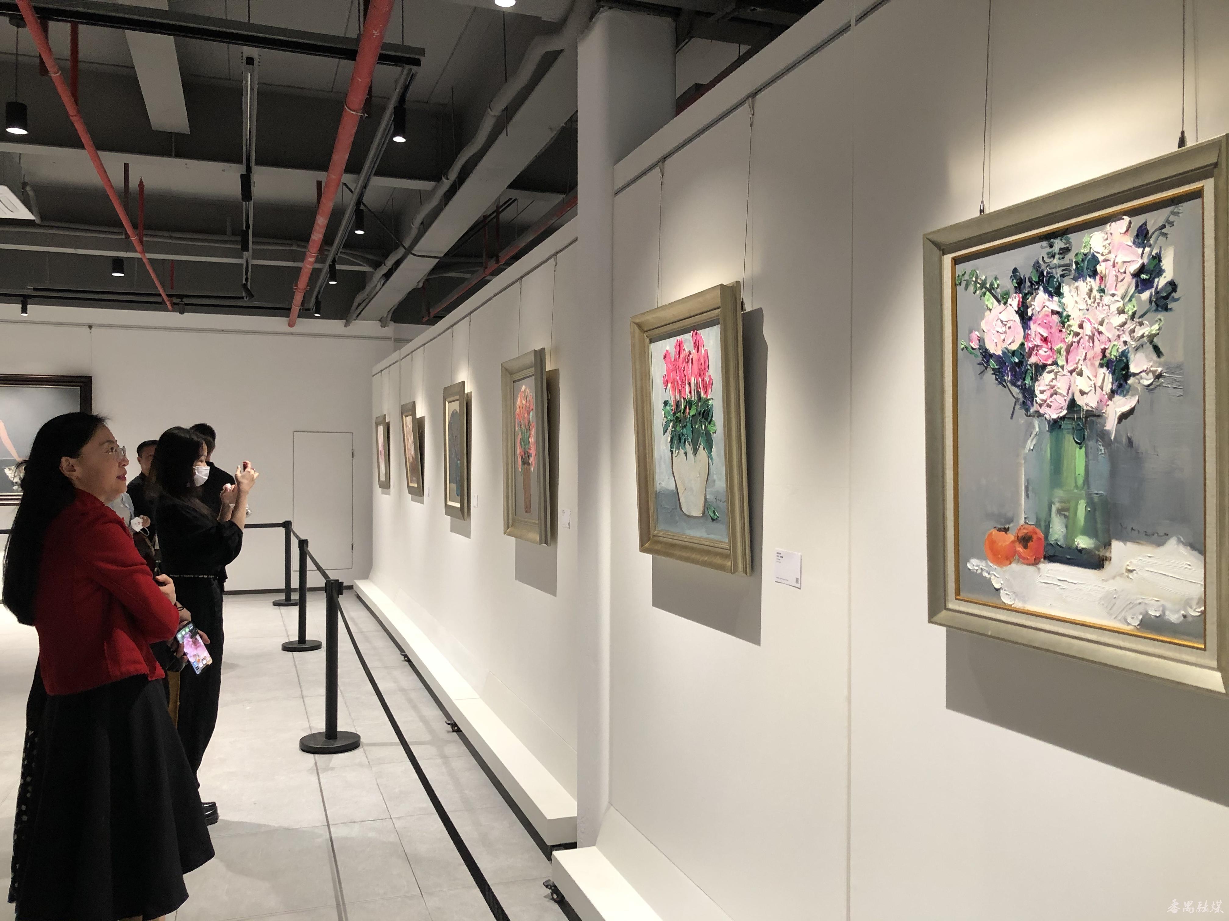 芳华绽放，美不胜收！孙洪敏个人画展在禺见艺创中心开幕