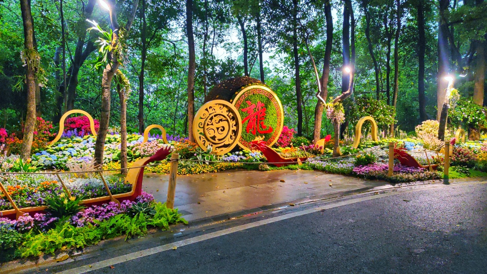 鼓棹争流渡新湾