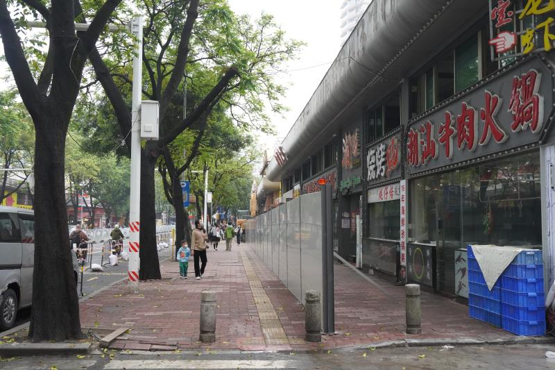 宝业路围蔽现状（信息时报记者 李馨 摄）DSC09779.jpg