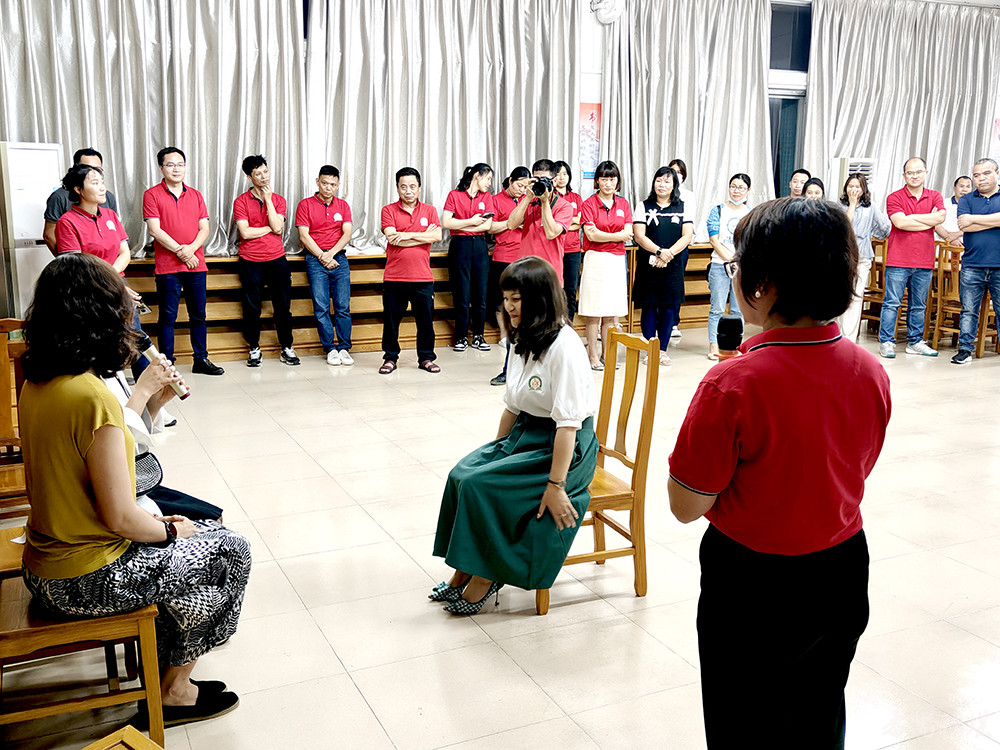 让参与者“读”有所获 番禺这所学校的读书会引导学生家长齐读书读好书