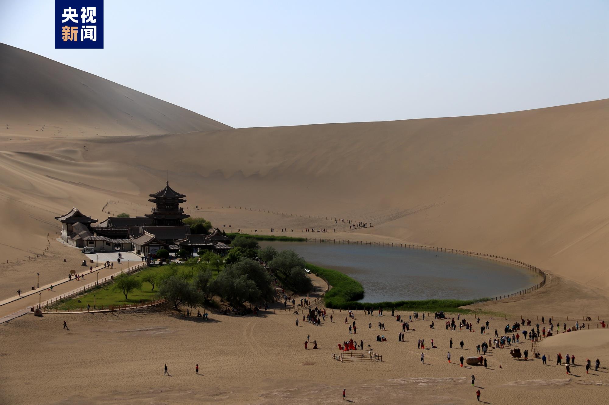 敦煌六大景区今年游客接待量突破百万