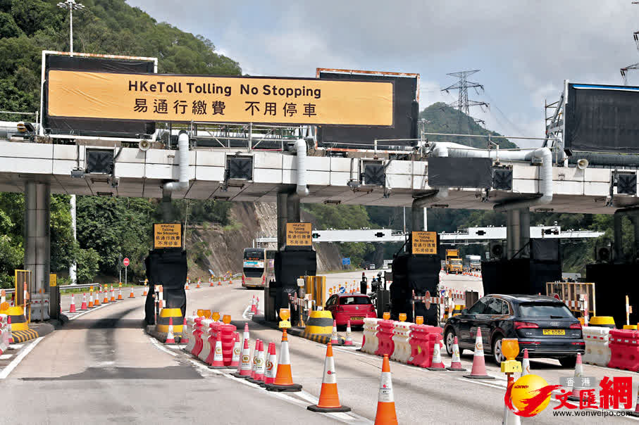 城門隧道實施「易通行」大致順利。 香港文匯報記者郭木又 攝