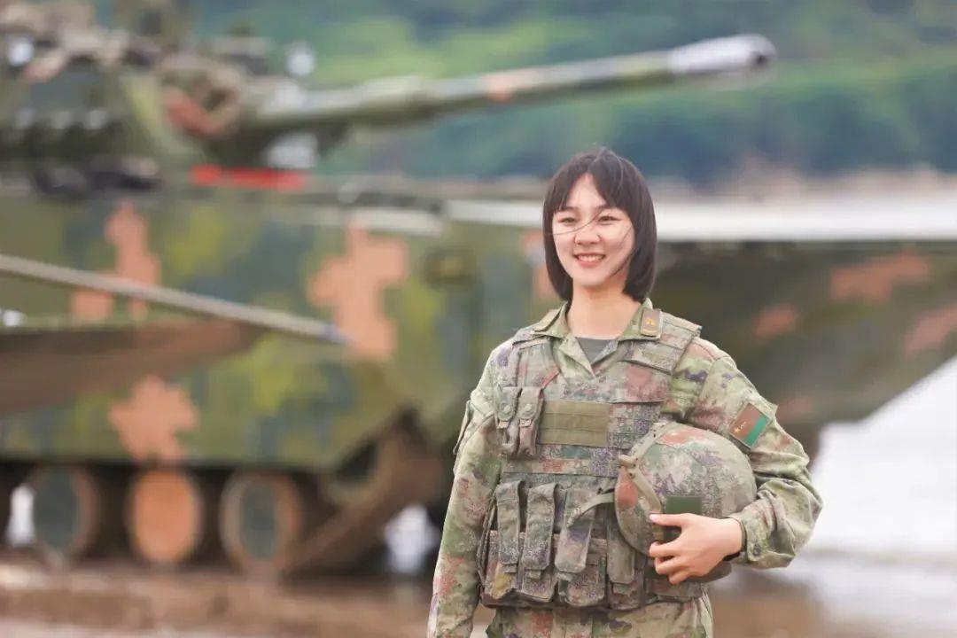 女兵应征报名,正在进行!