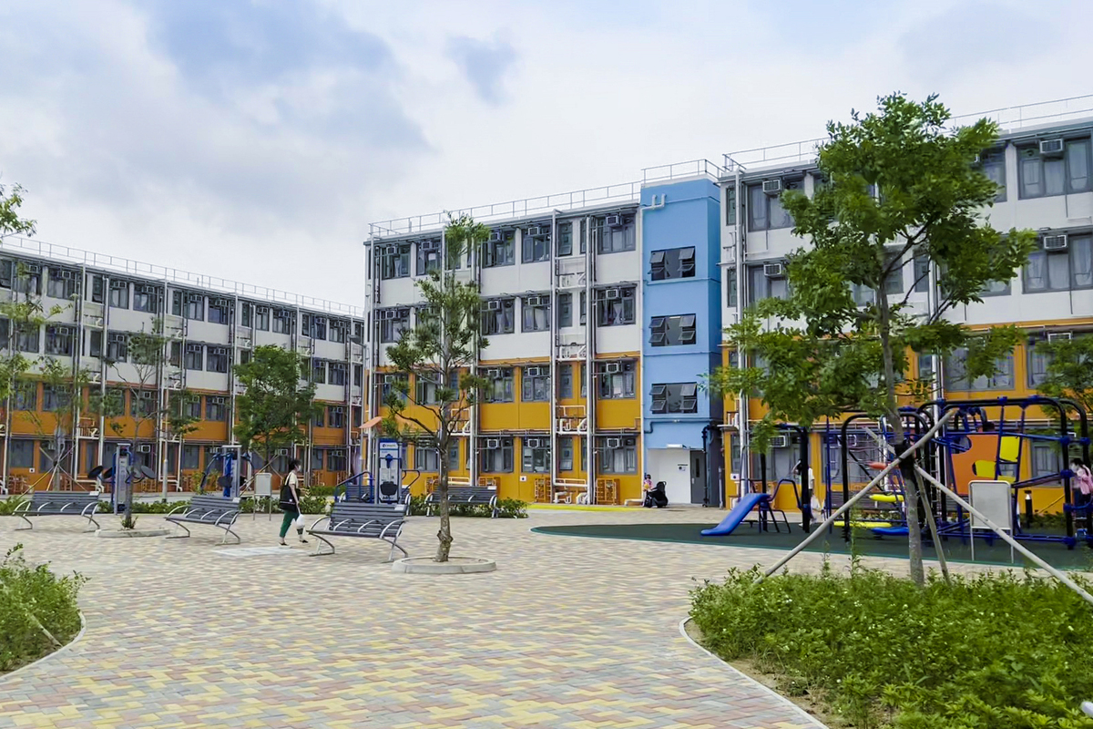 開放日當日有專車接載現場預先登記的市民往返博愛江夏圍村等過渡性房屋項目。