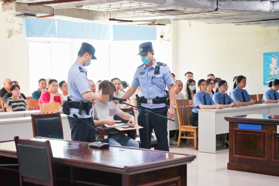 广州一醉驾案公开庭审,50名新手司机“零距离”接受普法教育