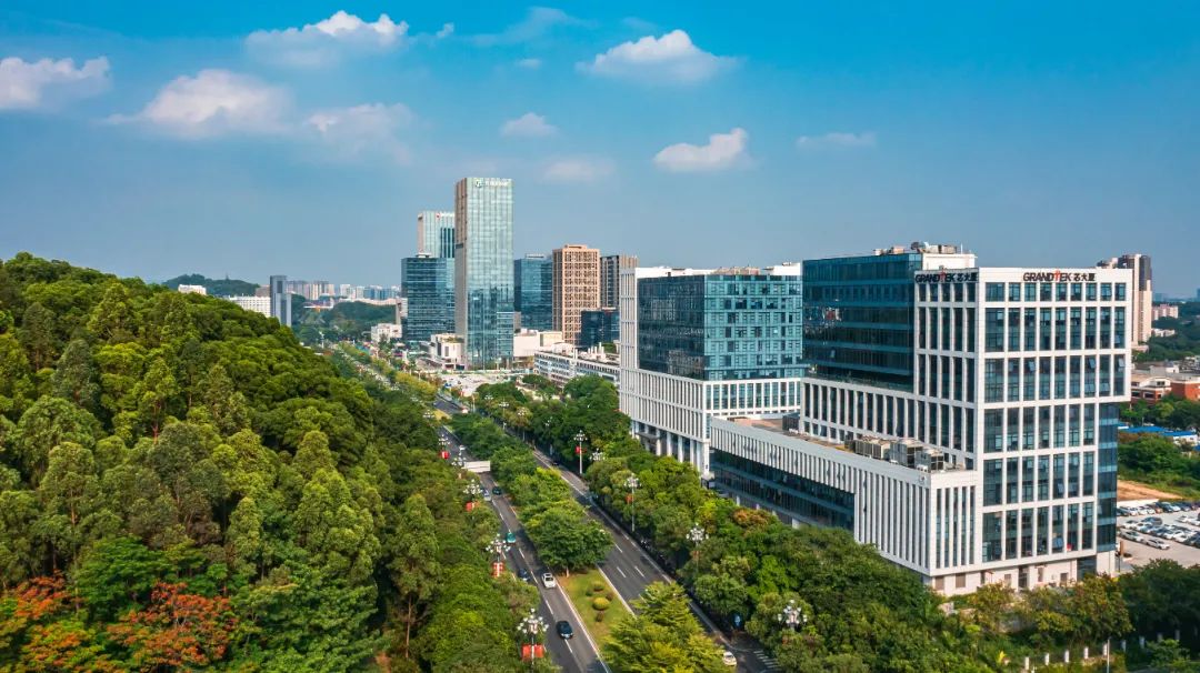 科学大道 (绿地中央广场,芯大厦) 贾自豪 摄.jpg 图片