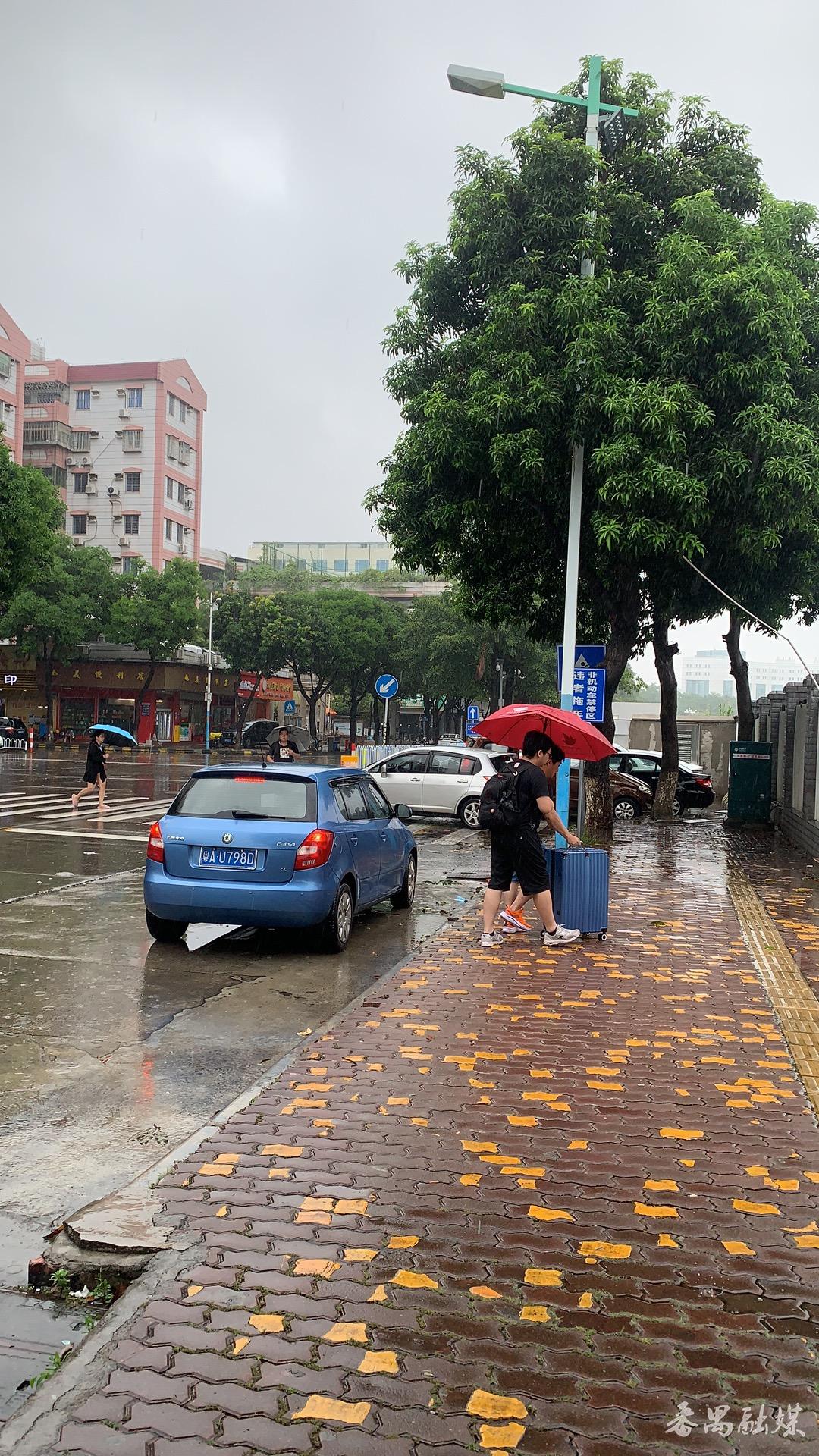 台风“苏拉”逐渐远离 番禺风雨逐渐减弱
