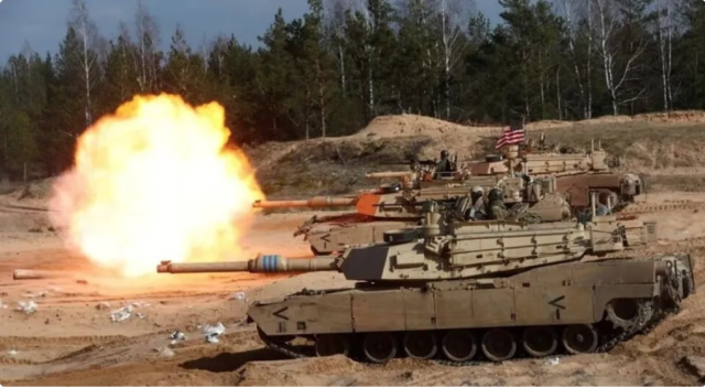 美制“艾布拉姆斯”主战坦克参加北约演习资料图片。