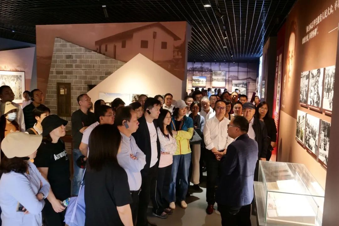 ▲广东游客在长汀参观游览。通讯员 陈炳林 摄