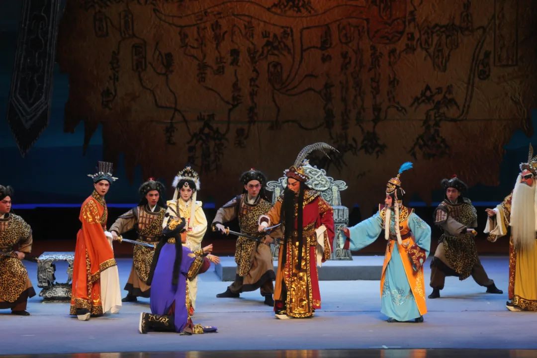 ▲大型广东汉剧《王昭君》在龙岩精彩上演。