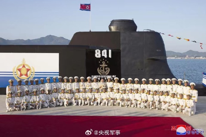 006KQV1Aly1hhoxdk4s3uj30p00go76z