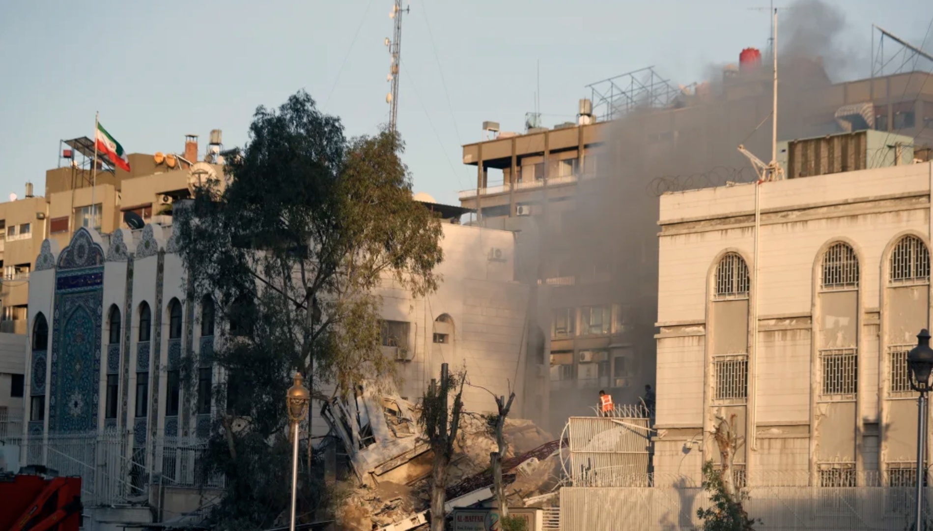 三国“高度戒备”、以色列临时关闭28个驻外使馆，伊朗的报复快来了？