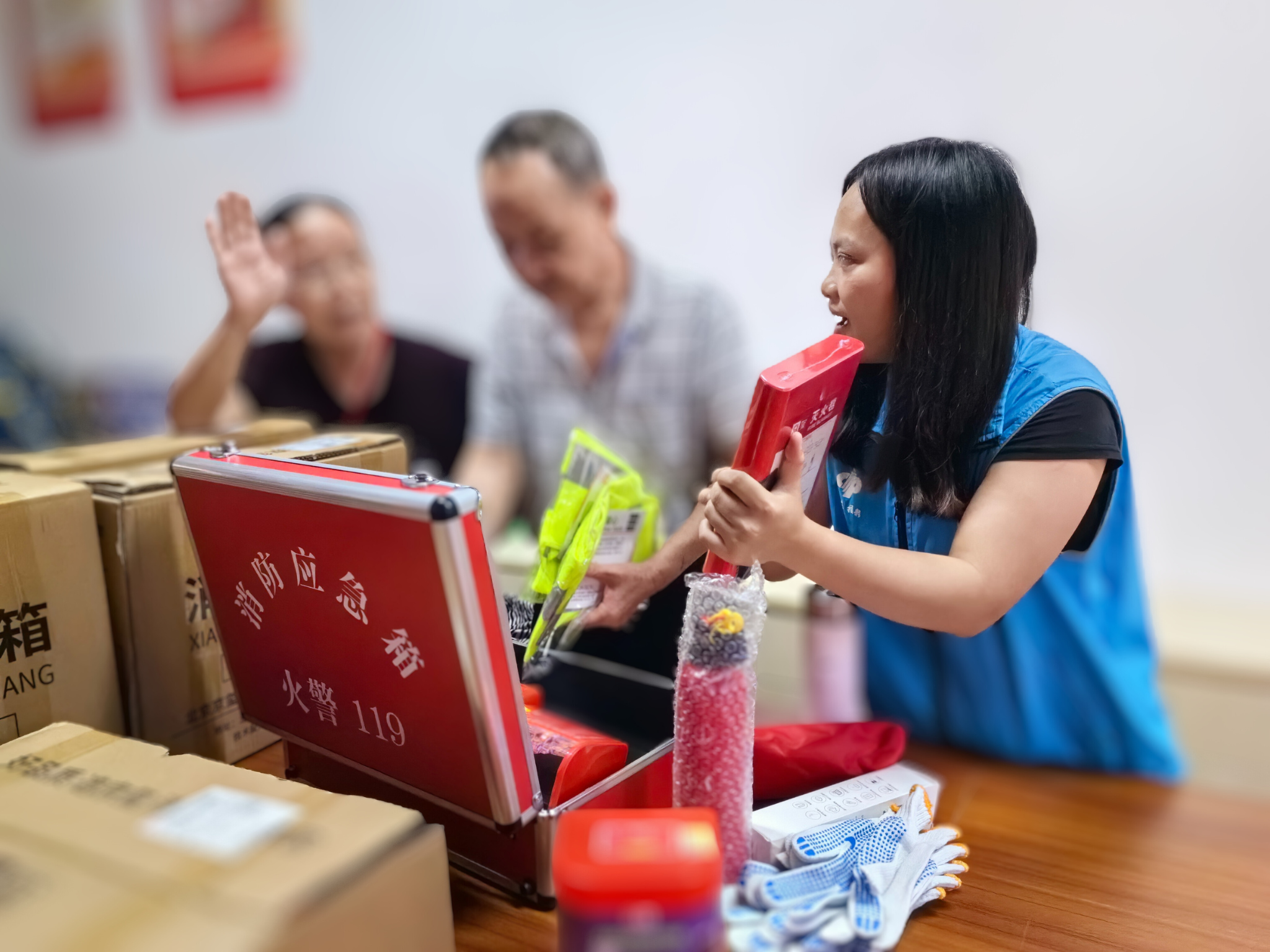 社工为长者开展居家安全教育小组1