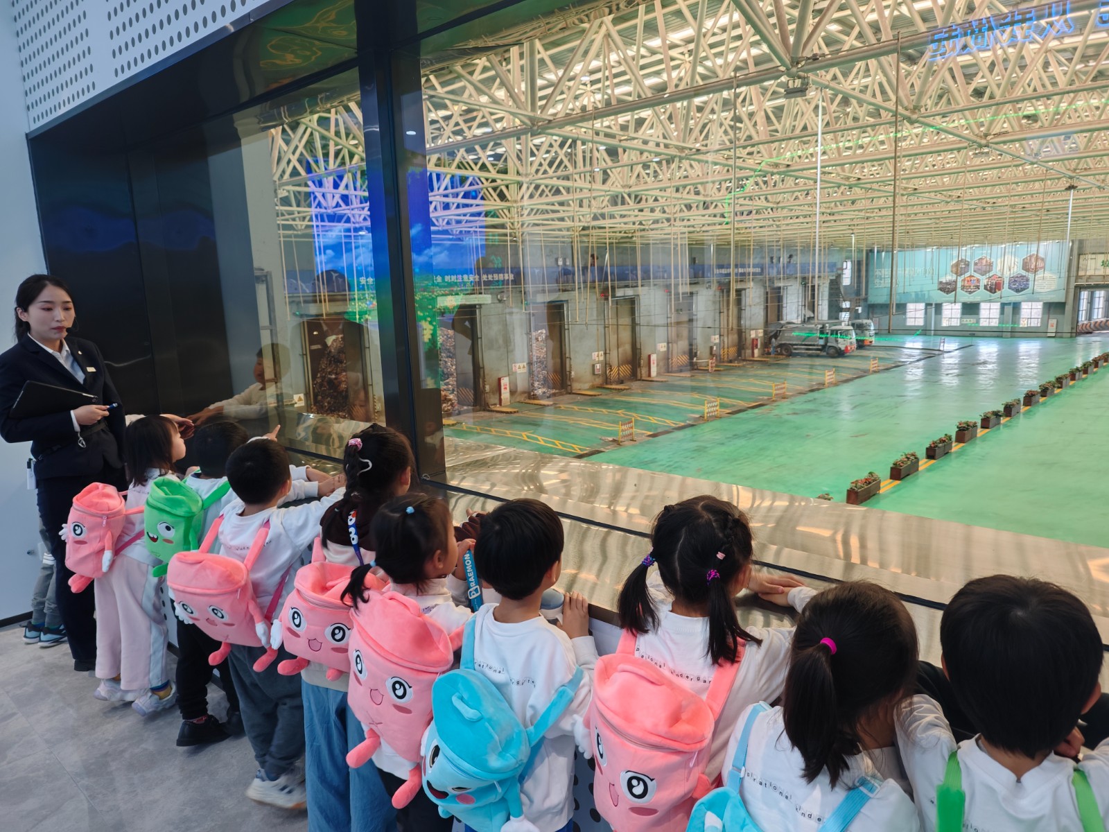 参观垃圾处理过程