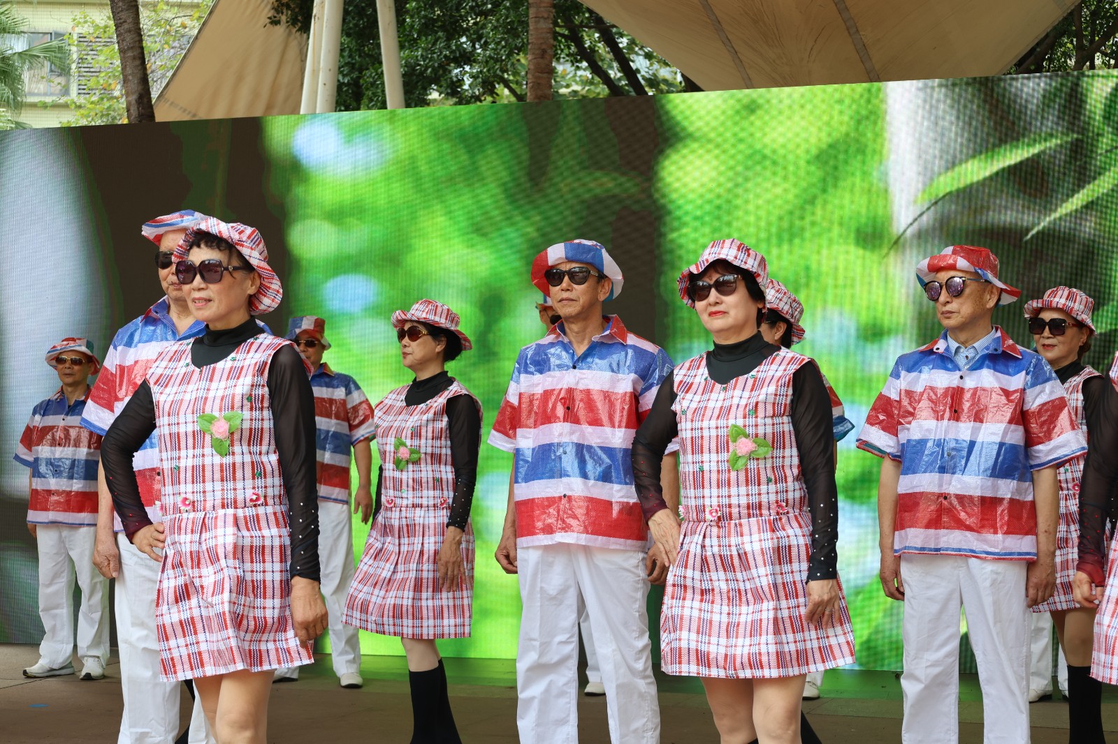 环保时装秀《共同家园》