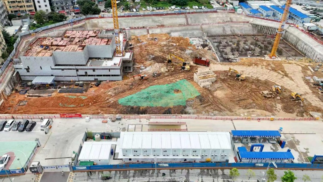 凤凰汇东侧地块复建安置房建设进度。